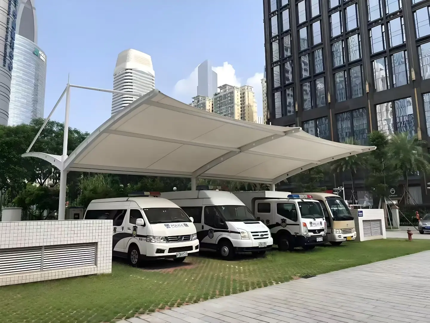 贵州开阳膜结构车棚怎么选？山地多雨高湿环境，园区物业采购避坑指南