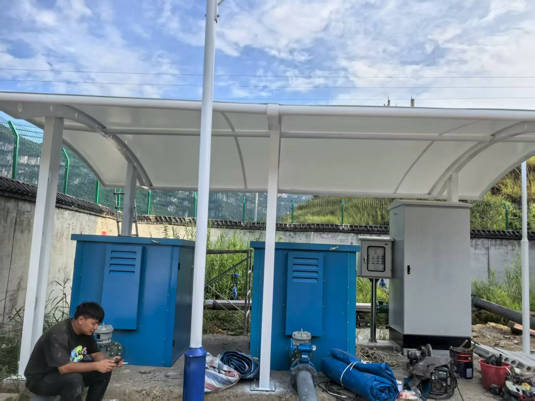 贵州开阳膜结构棚怎么选？多雨高湿山区，避开低价铁皮棚与劣质膜材坑